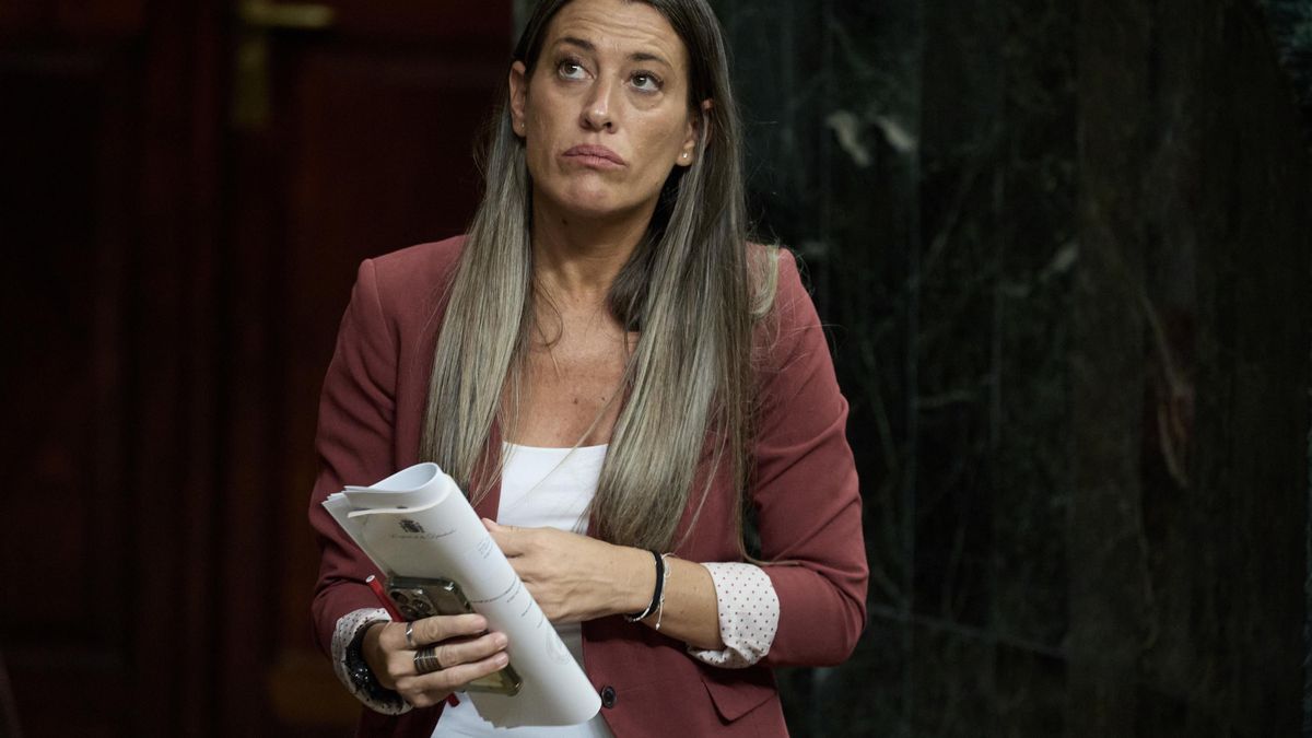 La portavoz de Junts en el Congreso, Miriam Nogueras, durante una sesión plenaria, en el Congreso de los Diputados, a 9 de octubre de 2024, en Madrid (España).