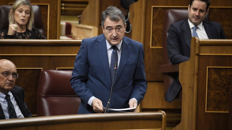 Archivo - El portavoz del PNV en el Congreso, Aitor Esteban, en el Congreso de los Diputados, a 16 de octubre de 2024, en Madrid (España).
