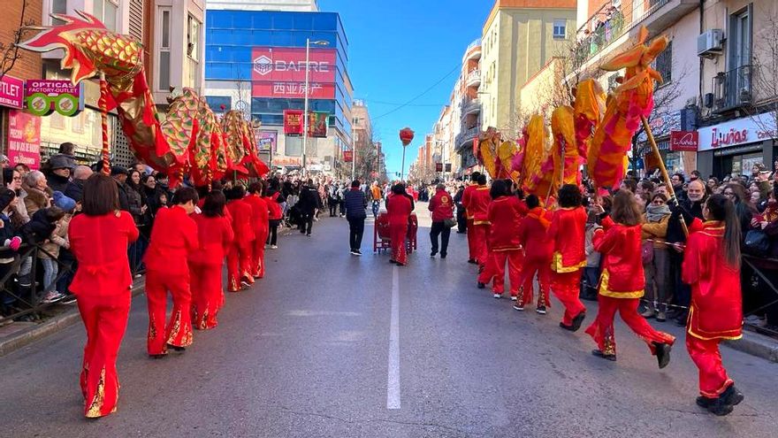 Gran Desfile por el Año Nuevo chino 2024 en Usera: dragones gigantes, artes marciales y música en directo
