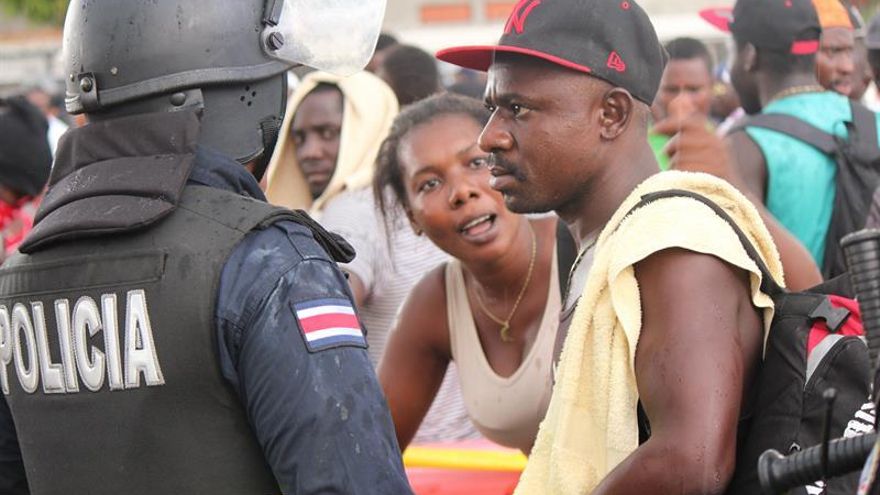 Costa Rica llevará el caso de migrantes africanos a la OEA tras dos semanas varados
