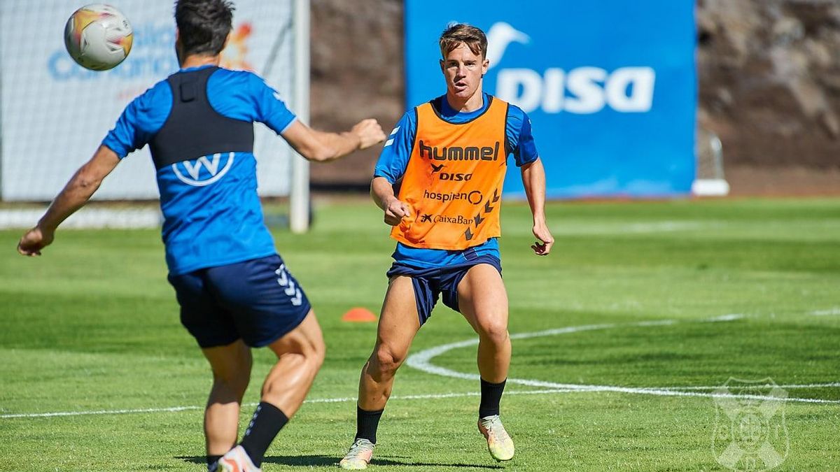 Pablo Larrea, en el entrenamiento de la mañana en El Mundialito