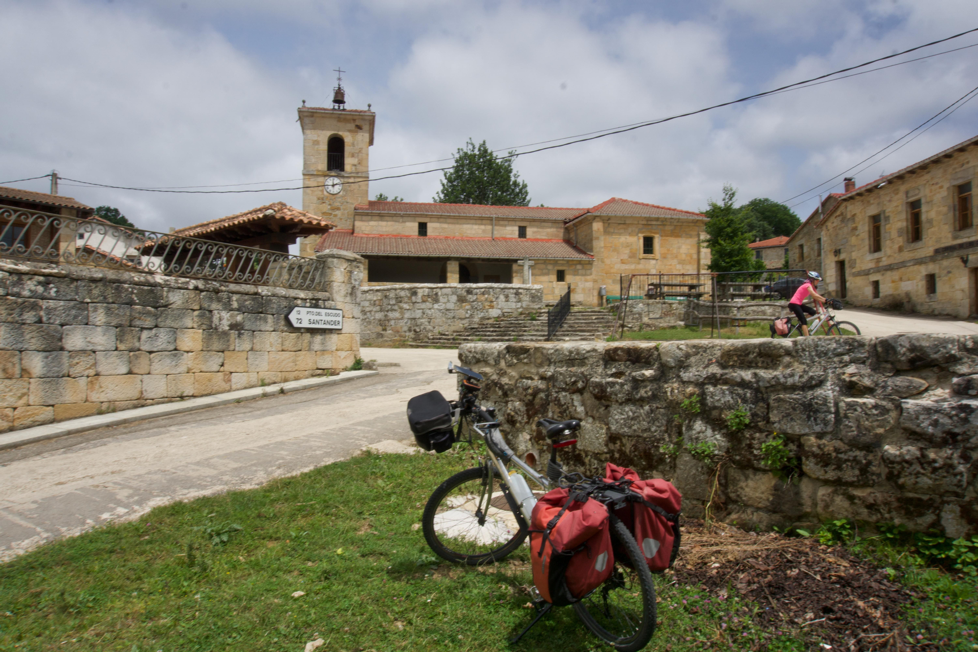 Iglesia de Ahedo