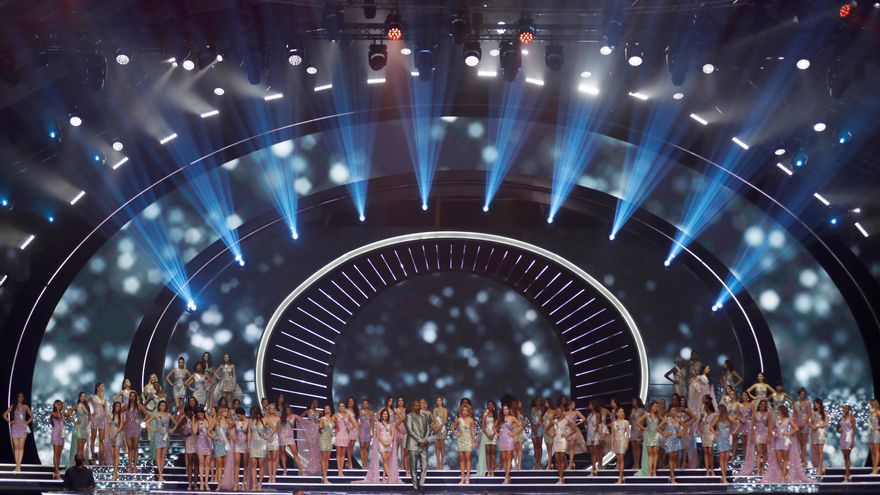 Las representantes de Paraguay, Puerto Rico y Venezuela se encuentran entre las 16 semifinalistas que competirán hoy en la ciudad israelí de Eilat por convertirse en la nueva Miss Universo. EFE/EPA/ATEF SAFADI
