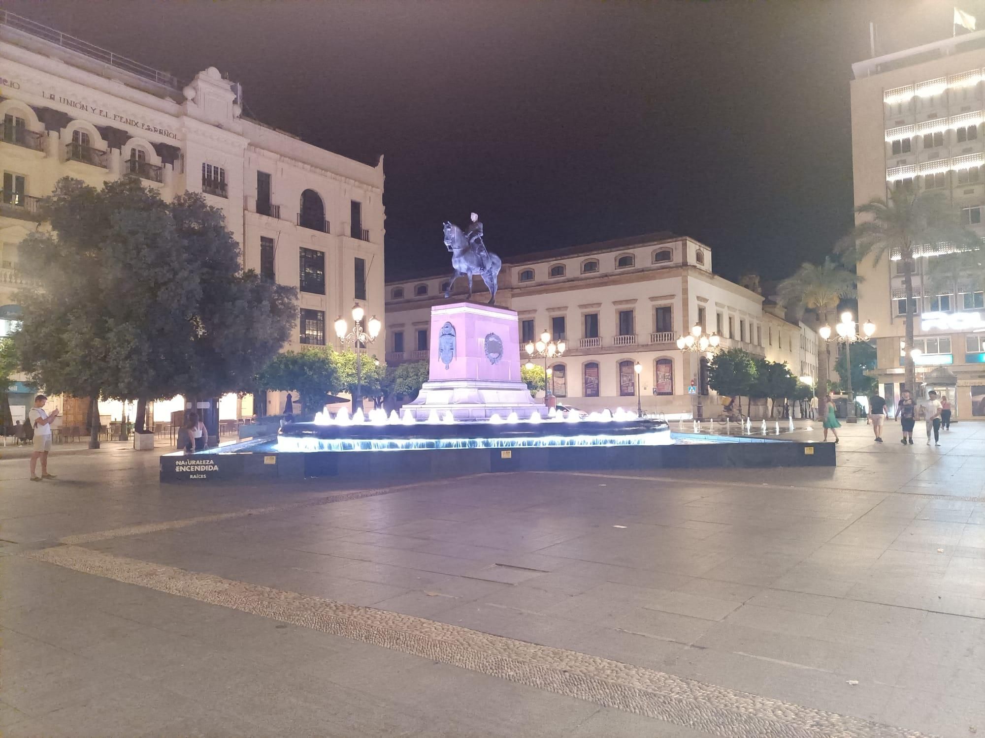 Greenpeace inunda las fuentes de Córdoba con mensajes de advertencia por el regadío intensivo