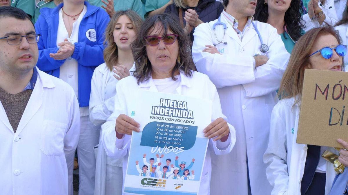 Concentración frente al Hospital Clínico de Zaragoza