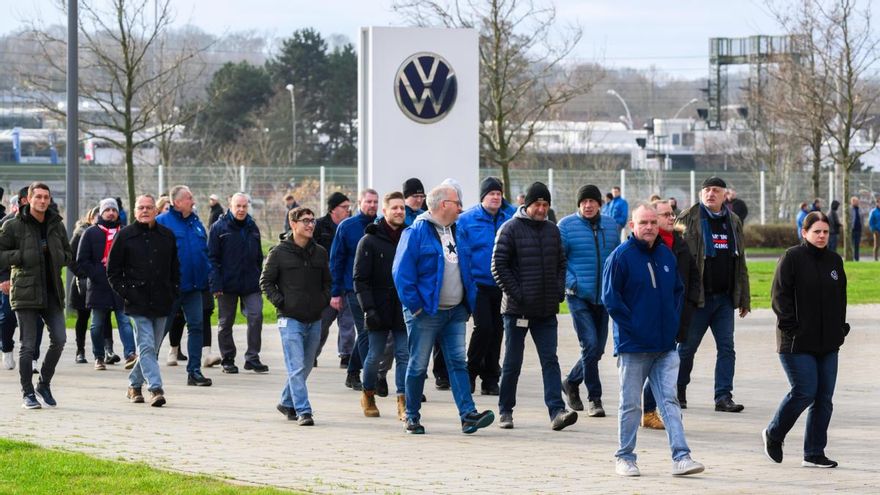 El sindicato fuerza a VW a aparcar el cierre de plantas en Alemania