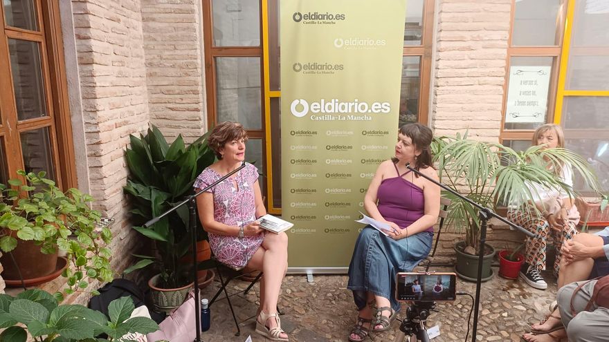 VÍDEO | La poeta María Ángeles Pérez López: "Escribir es como bajar a la mina a buscar en la oscuridad"