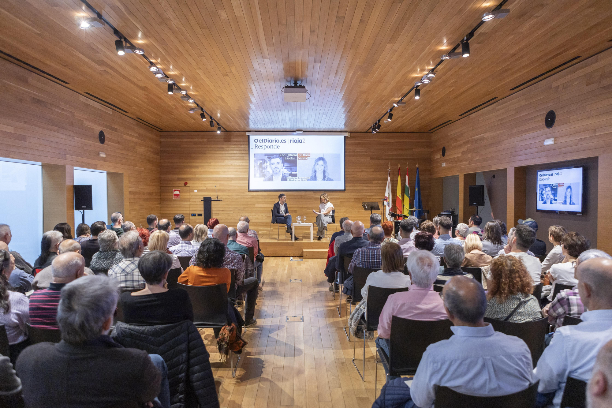 Aforo completo para escuchar al Ignacio Escolar en un momento clave en el periódico que dirige