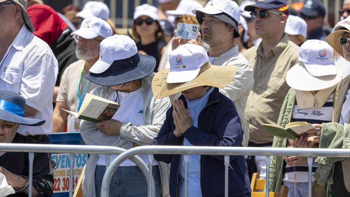 Aumentan las patologías en la piel por exposición solar tras la misa del Papa en Tenerife