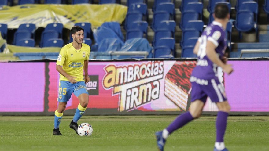 La UD Las Palmas tira de casta para remontar frente al Sporting