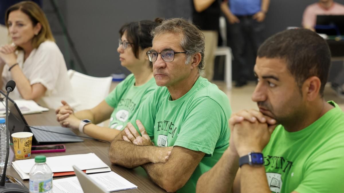 STEPV hace un llamamiento al profesorado a no autocensurarse ante la "policía ideológica" del Consell y exige la retirada de las multas a docentes