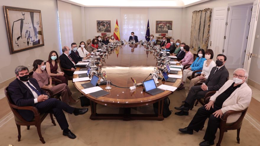 El Consejo de Ministros aprueba este martes la ley del aborto que incluye la baja laboral por regla dolorosa