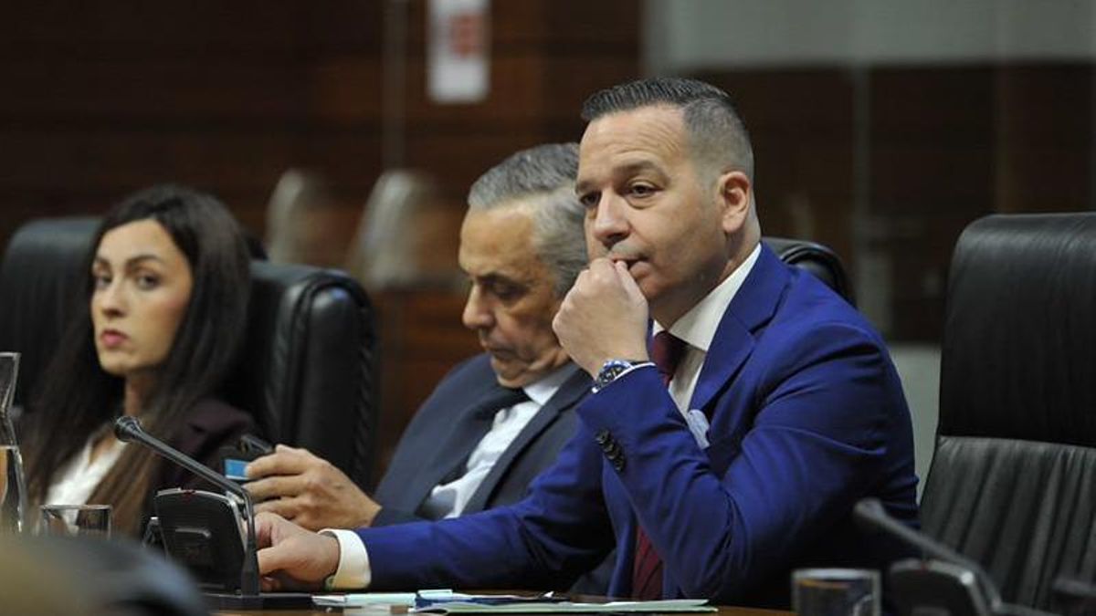 El líder de Vox en Extremadura, sobre si Guardiola será presidenta: "Solo si nos da la gana"