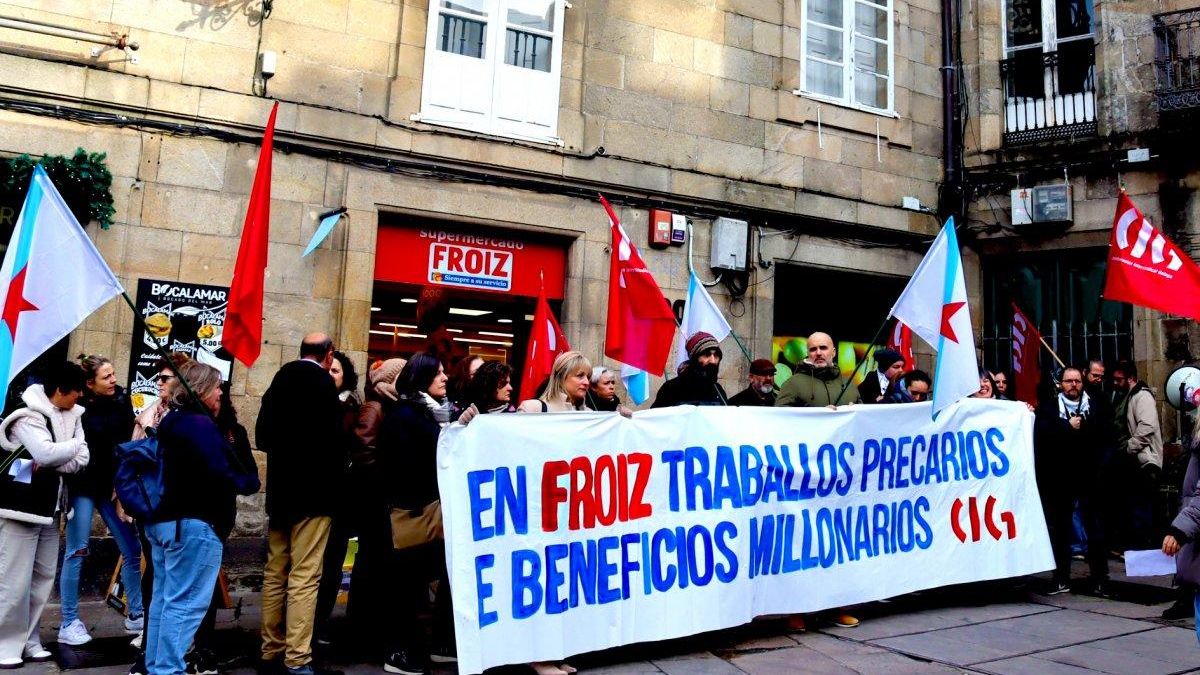 El Tribunal Superior gallego prohíbe a una cadena de supermercados obligar a dependientas y cajeras a limpiar los baños