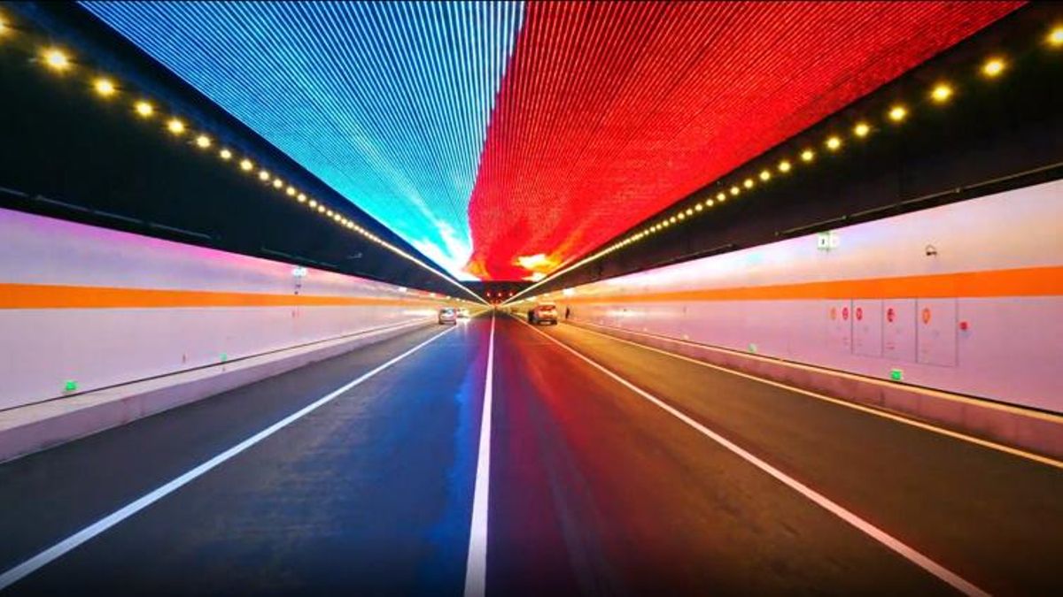 El túnel subacuático más largo de China no solo alivia la circulación: llama la atención de los pasajeros con sus luces LED