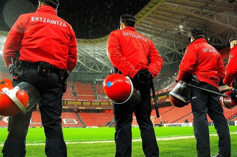 Dotaciones de seguridad en el estadio de San Mamés
