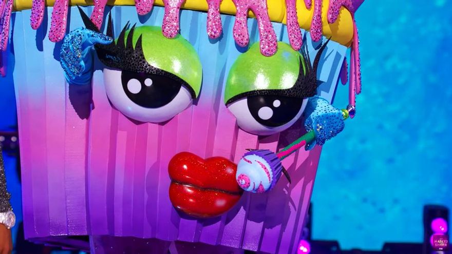 El 'Mask Singer' USA se puso "so excited" para desenmascarar a la cantante que inspiró a Almodóvar