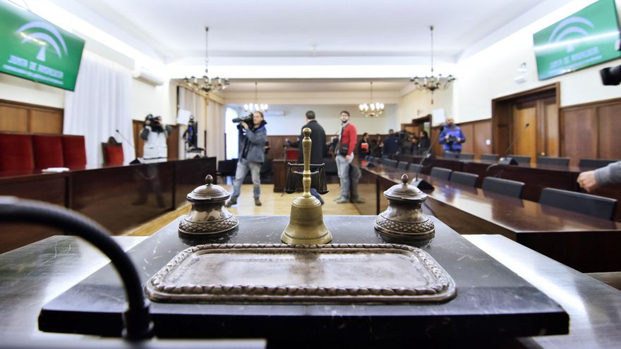 Condenados por recibir ayudas por su amistad con el ex director general de Trabajo andaluz