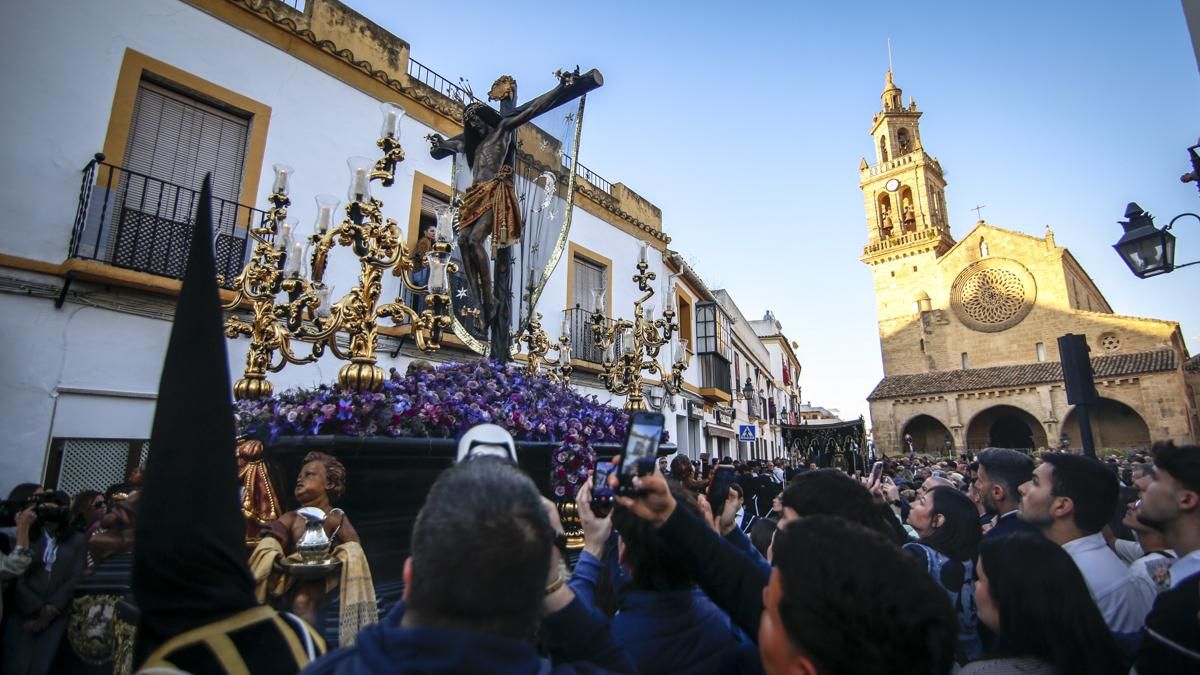 La salida procesional de la hermandad de Ánimas, en imágenes