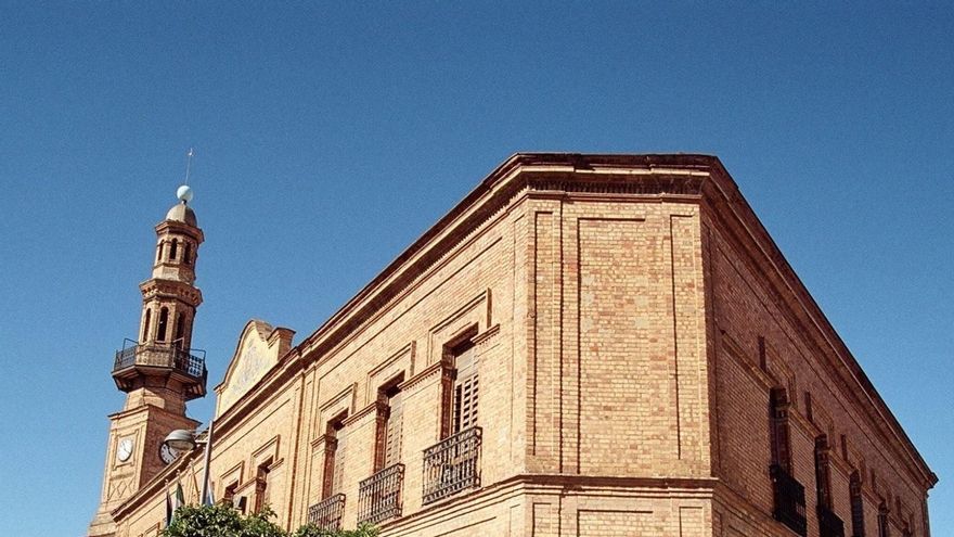 Archivo - Imagen de la fachada del Ayuntamiento de Nerva (Huelva).