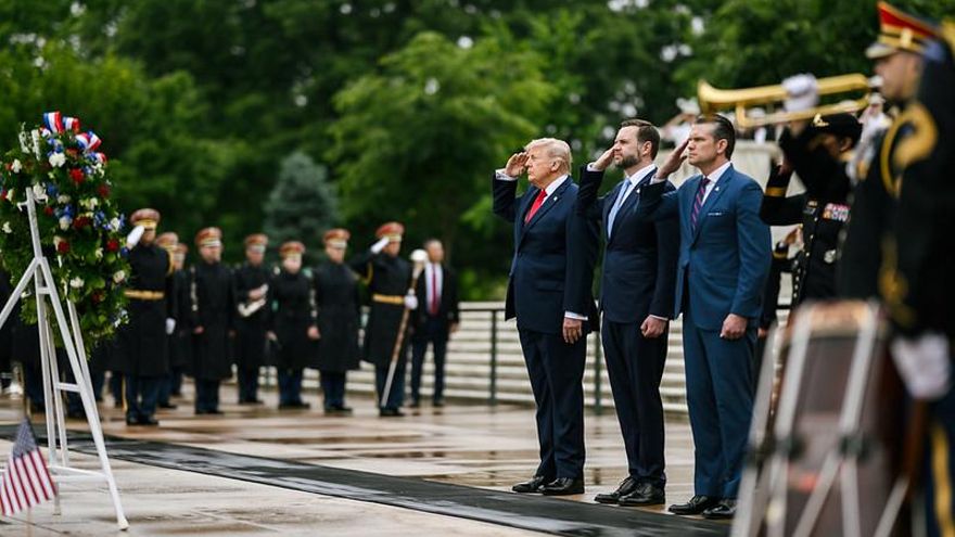 "Los últimos días del imperio": las potencias del golfo salvan sus diferencias y presionan a Trump para firmar la paz con Irán