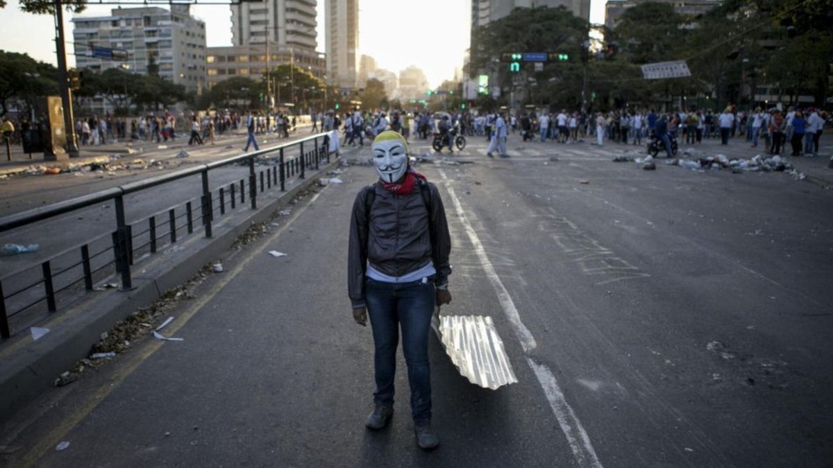 Aspecto de las calles de Caracas durante la jornada de portestas que se han llevado a cabo a pesar de los siete días festivos por el Carnaval (2014).
