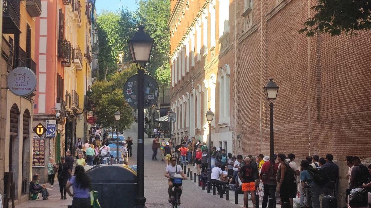 La Hermandad del marido de Aguirre y la paradoja de fomentar la desigualdad mientras da limosna a sus afectados