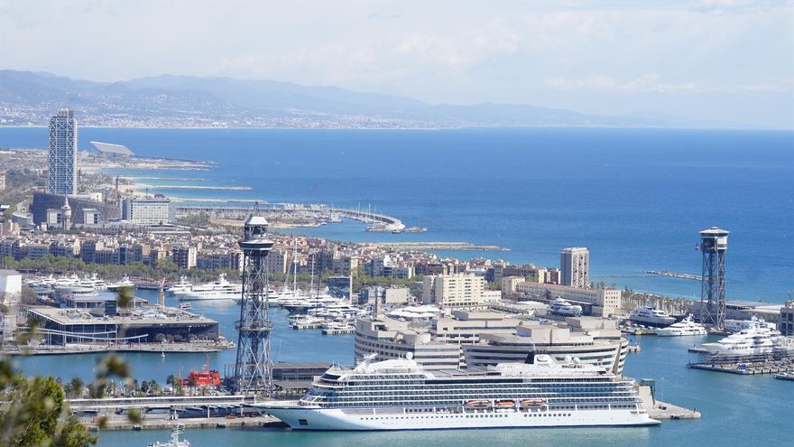 El Puerto de Barcelona acepta reducir de siete a cinco terminales de cruceros antes de 2030