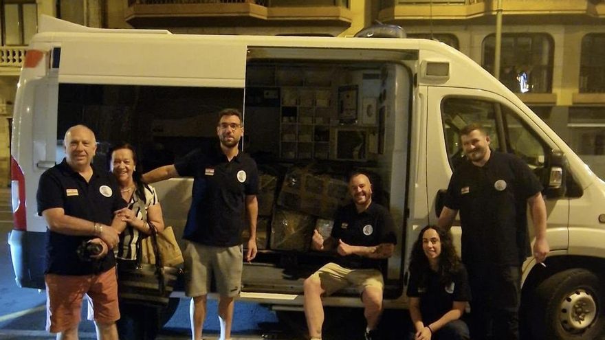 furgoneta que transportó hasta Madrid la mercancía solidaria
