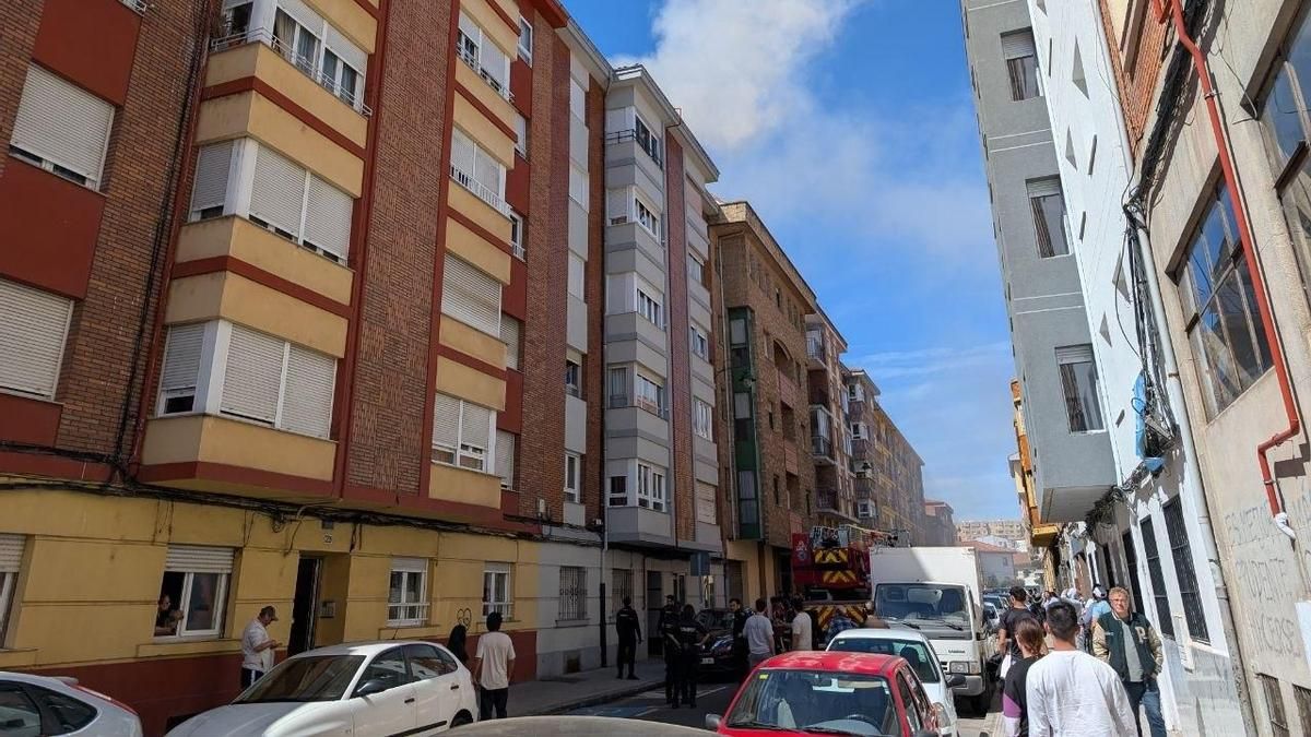 Solicitan atención sanitaria por inhalación de humo en el incendio de una vivienda en el Crucero