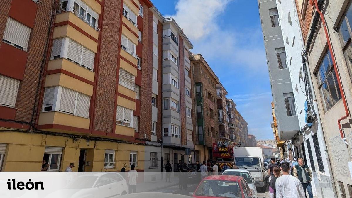 Dos personas hospitalizadas por inhalación de humo en un incendio de ...
