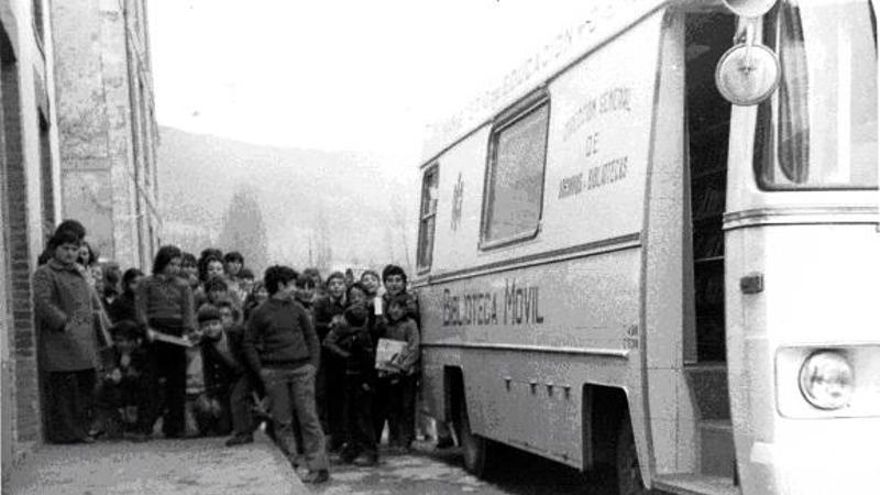 Bibliobuses pioneros: 50 años de libros viajeros por la provincia de León