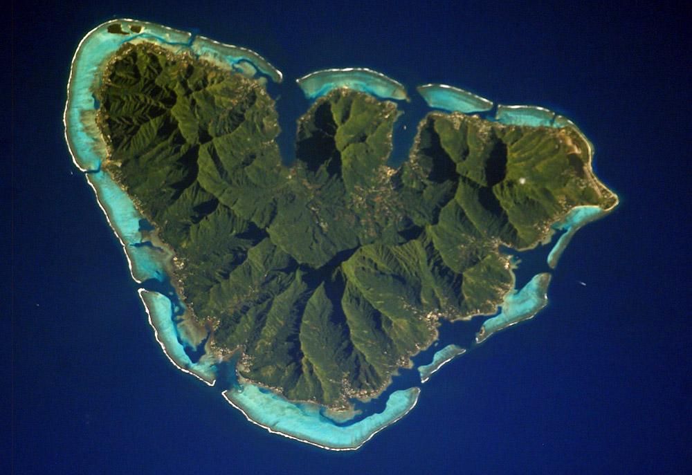 Visto desde arriba, Moorea tiene forma triangular, como de corazón