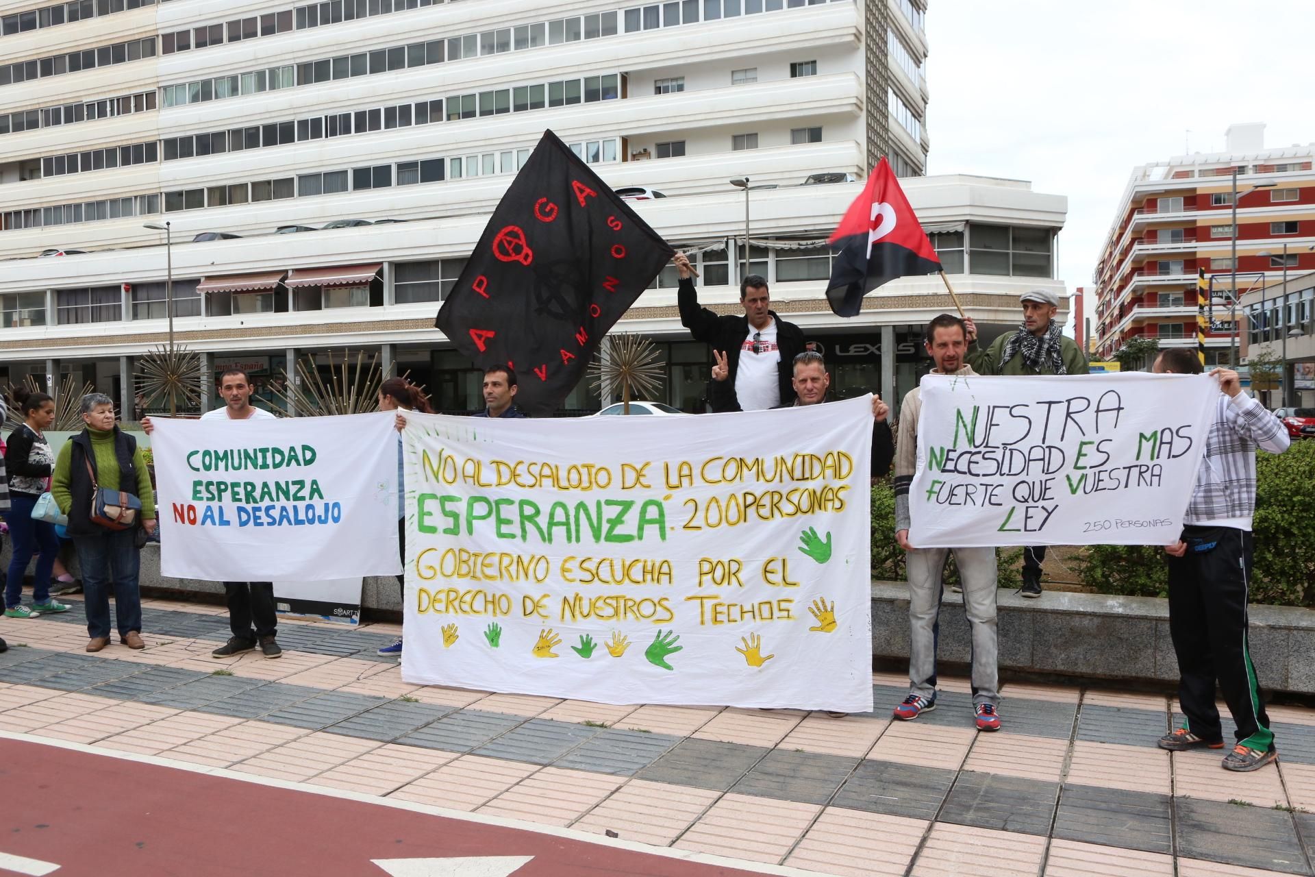 Concentración de la comunidad 'La Esperanza' (Alejandro Ramos)