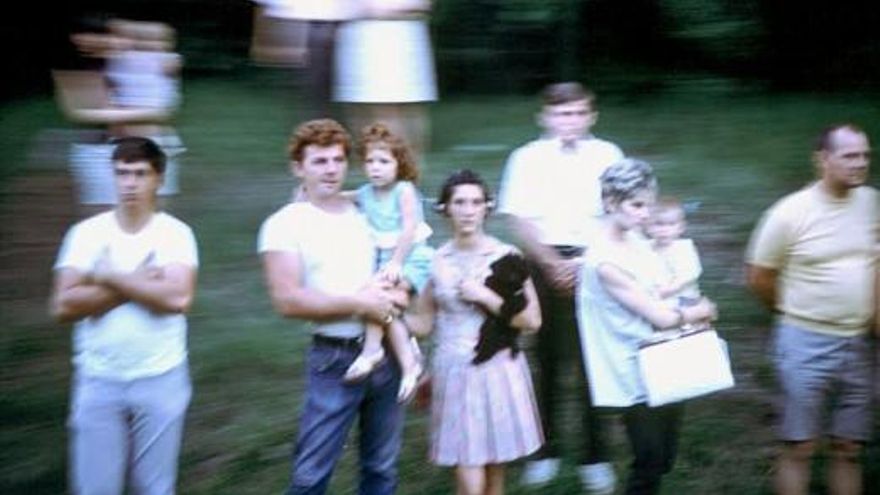 Una familia. Cualquier familia. [Fuente: Retronaut]