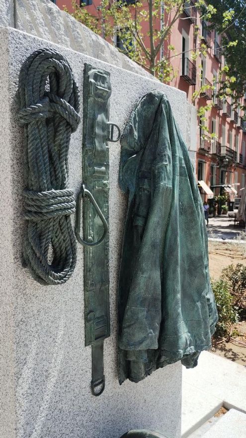 Detalle del Monumento al Bombero
