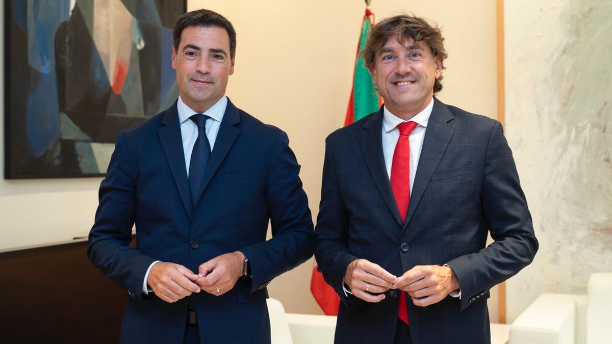 Los socialistas buscan sustituto para Santos Cerdán en las conversaciones para la reforma del Estatuto vasco