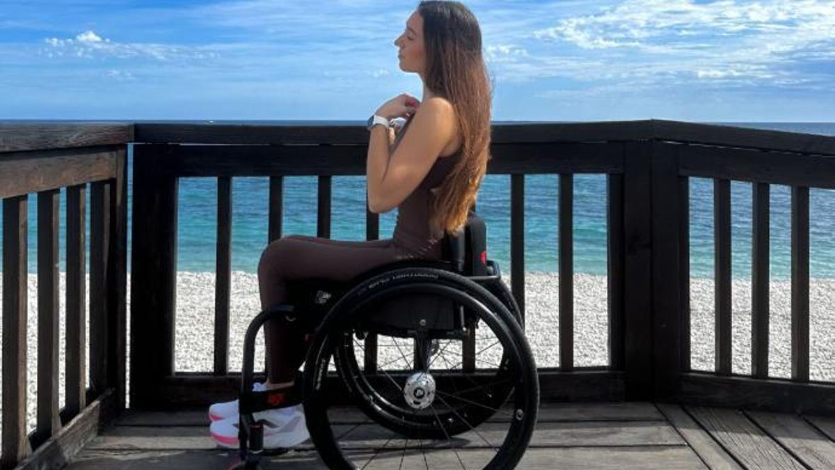 Andrea Pérez Selles, la primera modelo en silla de ruedas que desfilará en la 'Ab Fashion'