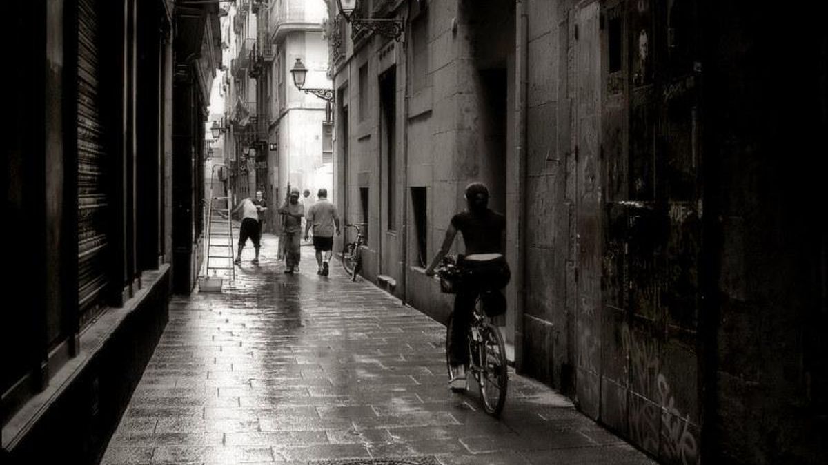 Esta es la Barcelona que narra David Uclés en 'La ciudad de las luces muertas'