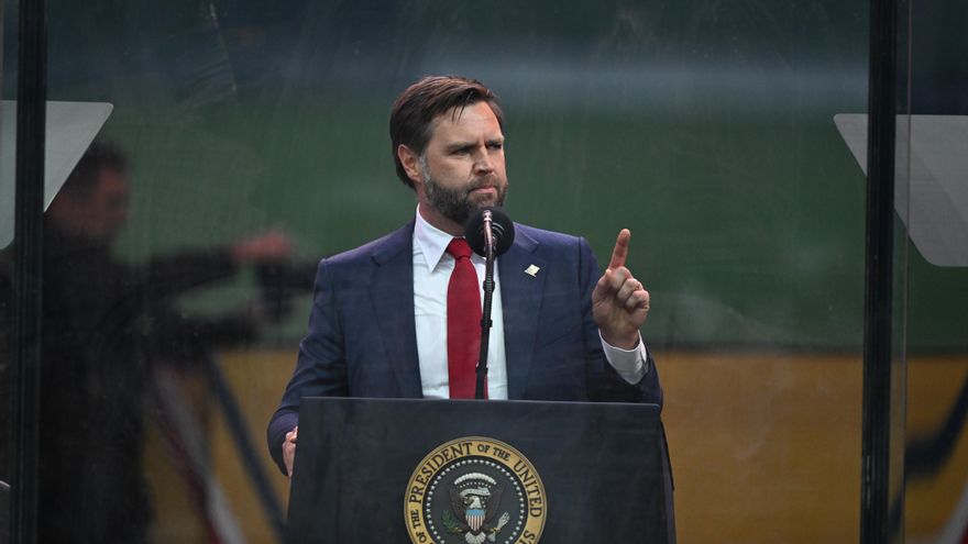 Trump tomó la decisión final "minutos antes" de bombardear Irán, reveló el vicepresidente JD Vance