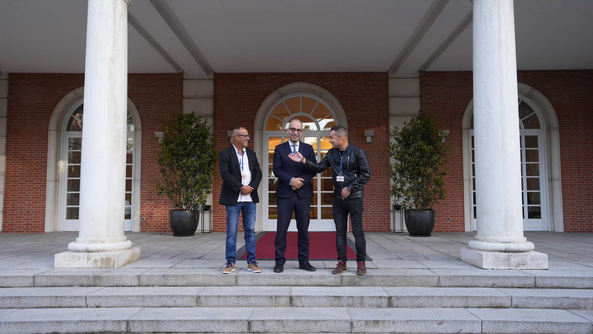 Los hermanos Jacob y Adalberto, afectados por el volcán de La Palma, visitan al ministro Félix Bolaños