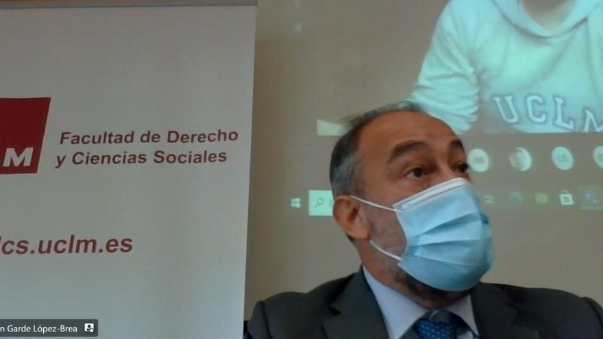 Julián Garde, candidato al Rectorado de la UCLM en un acto esta semana