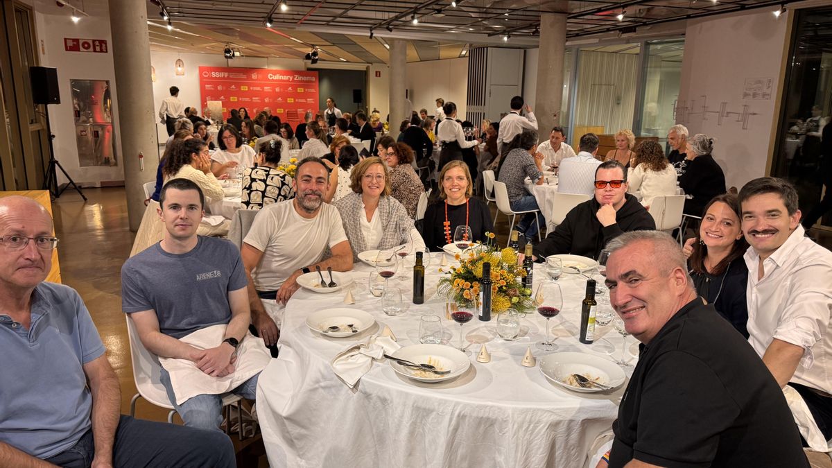 Asistentes a la cena