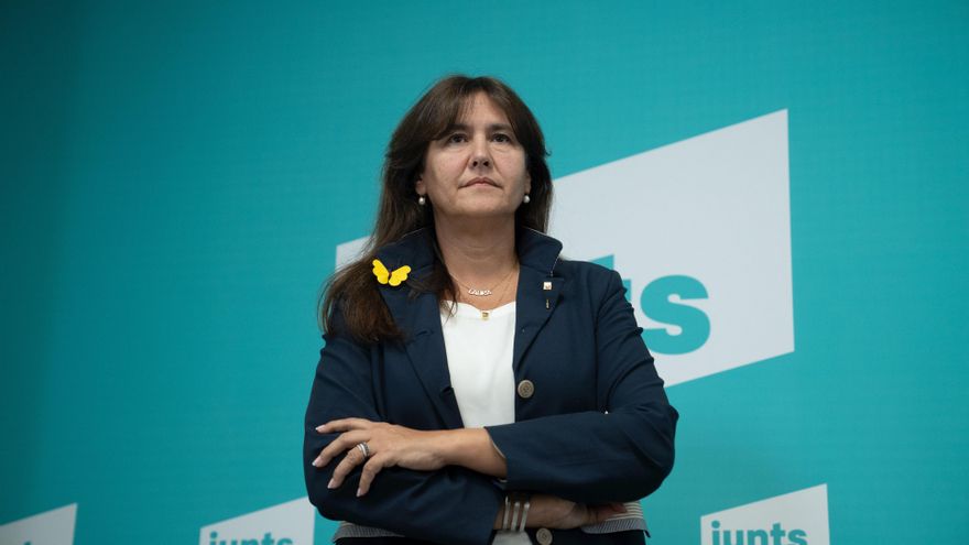 Archivo - La presidenta de Junts, Laura Borràs, da una rueda de prensa en la sede de la formación a 7 de octubre de 2022, en Barcelona, Catalunya (España). Desde ayer jueves, 6 de octubre hasta hoy, 6.465 militantes de Junts han estado llamados a responde