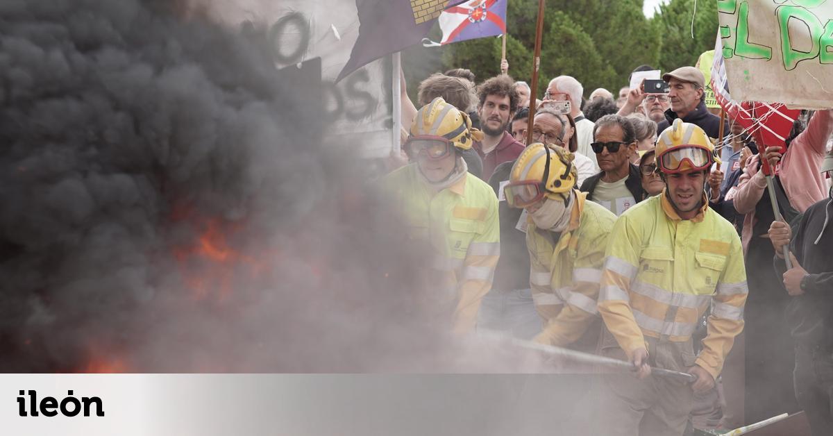 Los trabajadores de incendios de la Junta convocan una marcha pacífica el sábado 6 de septiembre en León