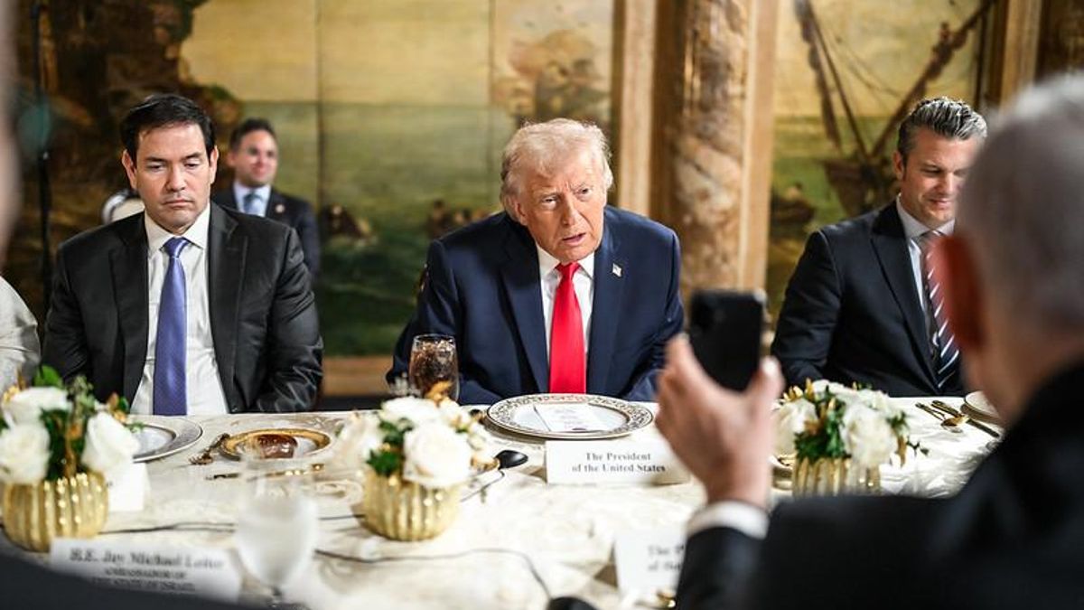 Desde la izquierda, el secretario de Estado, Marco Rubio, el presidente Trump y el secretario de Defensa, Pete Hegseth, durante una reunión con el primer ministro israelí, Benjamín Netanyahu, el pasado 29 de diciembre en la Casa Blanca