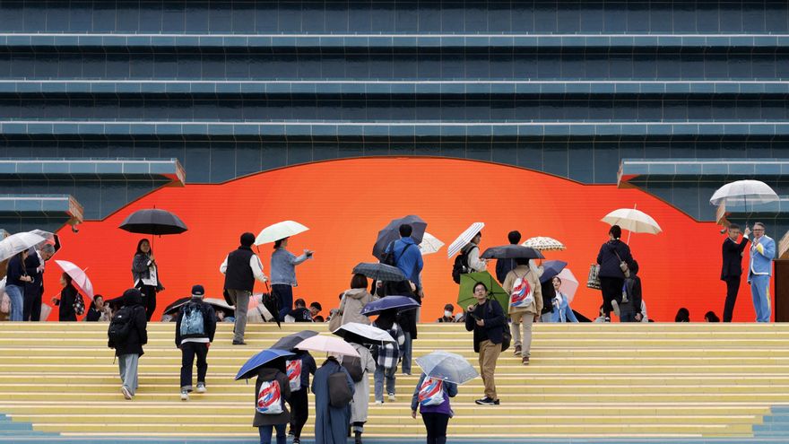 España abre su pabellón en la Expo de Osaka e invita a un viaje oceánico y un baño de sol