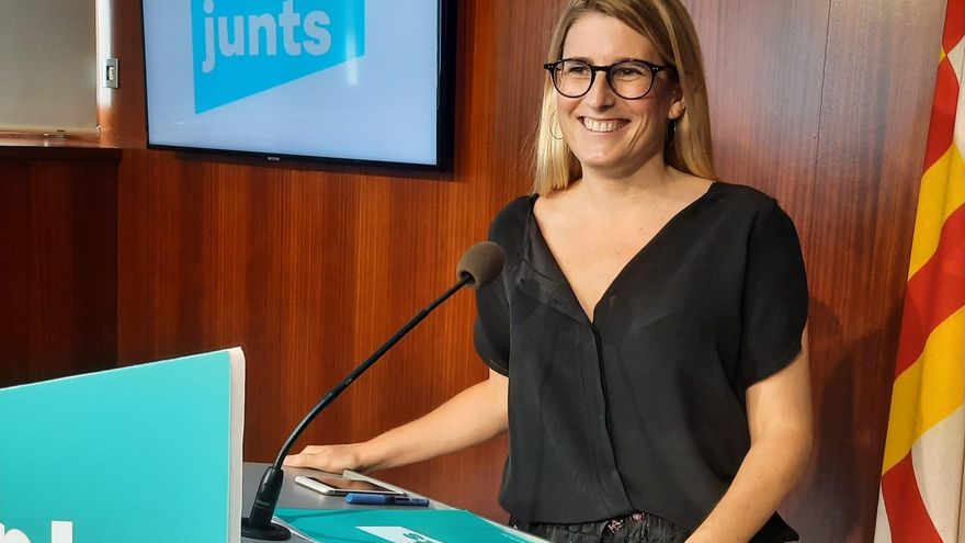 La diputada y presidenta de Junts en el Ayuntamiento de Barcelona, Elsa Artadi en el acto para presentar las iniciativas al pleno municipal de este junio.