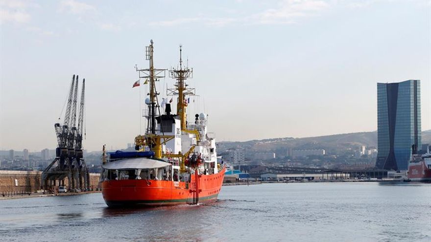 Generalitat forma a profesionales que trabajan con los menores del Aquarius