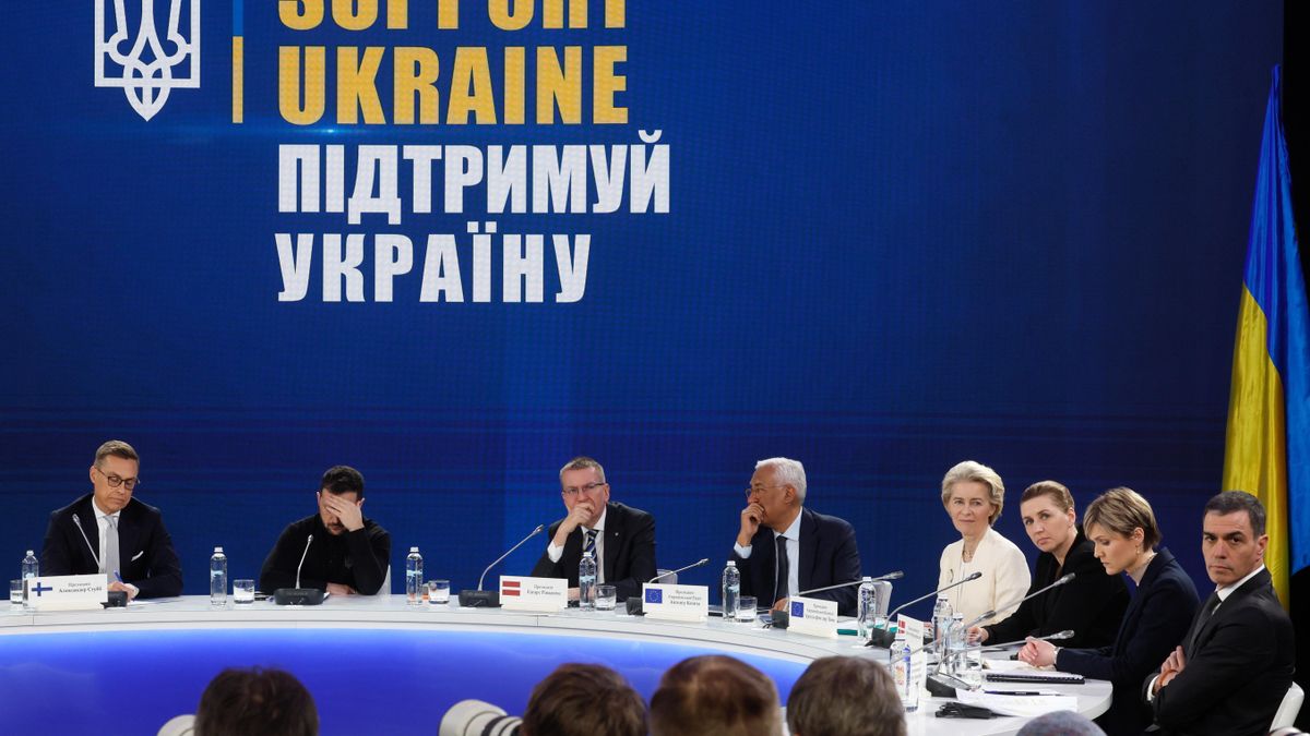 Imagen de archivo de la cumbre "Apoyo a Ucrania" de líderes europeos con el presidente ucraniano, Volodímir Zelenski en Kiev en una imagen de archivo.